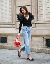 Tips on how to style boyfriend and mom jeans. 7 Mom Jean Outfits To Wear Right Now Purewow