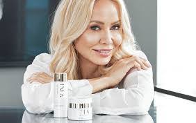 Linda Care's Instagram, Twitter & Facebook