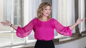 Scopri la programmazione televisiva di rai 1 con tutte le informazioni sui programmi in onda durante la giornata per sapere cosa fanno e cosa c'è da vedere domani in tv su. Oggi E Un Altro Giorno Il Programma Di Rai 1 Dal 7 Settembre Di Che Parla