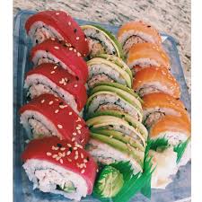 49 Likes 3 Comments Lei Loki Lani On Instagram Haven T Had Sushi In A While Not Really Tiuapproved Sushiroll Su Best Sushi Sushi Rolls My Sushi