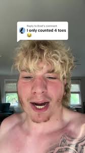 Replying to @Brad i Mean 20% Is A Nice Discount 🤠 #discount #skit #funny  #viral #jokes #fyp #lilmanj #toes