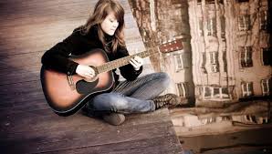 باقة من أجمل خلفيات بنات كيوت جديدة وبجودة وأحجام متنوعة Playing Guitar Guitar Music Backgrounds