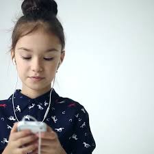 Excited to share another incredible read from one of our talented authors  and members of TheSueAtkinsBookClub! 📖 Little-mouse Finds a Safe Place by Ann  Dix About 'Little-mouse Finds a Safe Place': Little-mouse