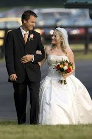 Michael W Smith Walks Daughter Whitney Down The Aisle To Wed Jack Mooring Michael And Longtime Friend A Michael W Smith Celebrity Weddings Wedding Music
