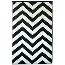 New Black And White Striped Outdoor Rug Images Unique Black And White Striped Outdoor Rug And Black And White Rug Cheap Recycled Plastic Outdoor Rug B Gokkusagi Love my new black and white striped outdoor rug!