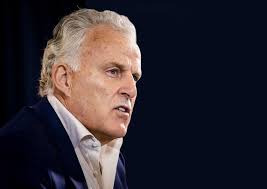 De vries, a renowned dutch journalist who fearlessly reported on the violent underworld of the netherlands and campaigned to breathe new life into cold cases,. Breaking Dutch Journalist Peter R De Vries Dies After Shooting In Amsterdam