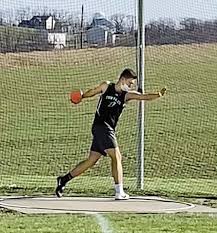 Jun 02, 2021 · to throw a discus, start by facing away from your target with your feet slightly more than shoulder width apart. Tvhs Senior Breaks Discus Throw Record Townlively