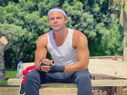 ابو جعفر محمد بن على بن الحسین بن على بن ابى طالب علیهم‏السلام، امام پنجم از ائمه اثنى عشر و یکى از چهارده معصوم(ع)است. Ù…Ø­Ù…Ø¯ Ø¥Ù…Ø§Ù… ÙŠÙˆØ¬Ù‡ Ø±Ø³Ø§Ù„Ø© Ù„ÙˆØ§Ù„Ø¯ØªÙ‡ ÙˆØ²ÙˆØ¬ØªÙ‡ Ø¹Ù‚Ø¨ Ø¹Ø±Ø¶ Ø§Ù„Ø­Ù„Ù‚Ø© Ø§Ù„Ø£Ø®ÙŠØ±Ø© Ø¨ Ù…ØµØ±Ø§ÙˆÙ‰