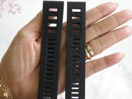 There is also a sternum strap to help better align the shoulder straps (never used one? New Borealis Vulcanised Rubber Dive Strap Watchuseek Watch Forums