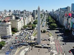 The ibis buenos aires obelisco hotel is located 37 minutes from ministro pistarini international airport (ezeiza), 21 minutes from aeroparque jorge newbery and 13 minutes from the bus terminal. El Obelisco Los Datos Curiosos De Su Historia Y El Dia Que Quisieron Demolerlo Infobae