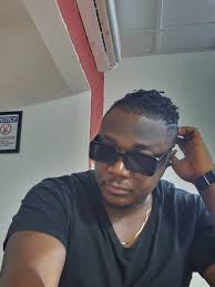 Create a trendy video status with your favorite photos, and also get a lot  of video status with great animations. Download it: https://bit.ly/2SocDKE  Amazing app