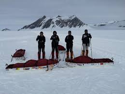 Fra wikipedia, den frie encyklopedi. This Malaysian All Women Expedition Team Arrived At The South Pole On Christmas Day