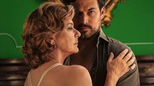 Aytaç Kara on X: Netflixin yeni romantik gerilim draması DeceitfulLove  (Aşkın Gerçek Yüzü) bugün geldi. Julia Ormond ve Ben Barnesın başrolde  olduğu BBC dizisi GoldDiggerın İtalyan uyarlaması. Esasen bir olgun kadın- genç adam