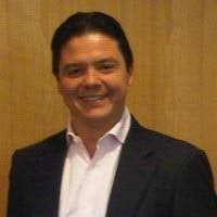 Robert Neave's Instagram, Twitter & Facebook