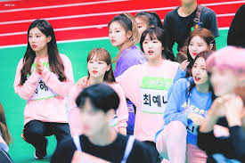 #4 loona from block berry creative. Izone Is Life Photo Iz One X Itzy X Everglow Facebook