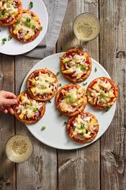 Recette De Mini Pizzas Hawaiennes Avec Bacon A L Erable Et Fromage Havarti Armstrong Cheese Recipe Recipes Crockpot Recipes Slow Cooker Slow Cooker Recipes Turkey