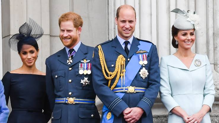 Prince Harry and Prince William Are Reportedly Splitting Up the Royal  Household Soon | Glamour