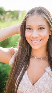 Hailey Sylvester ~ Central Catholic HS ‘25, Hailey’s session is a perfect  example of all the effortless looks we can get in one really great location  at a Senior Spotlight Session! , ...