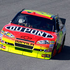 In 1990, gordon started racing in nascar, and he soon started winning races. Iconic Jeff Gordon Dupont Sponsored Car Is No More Sbnation Com