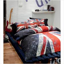 Pin By Joann Amatyakul On Featured Board Duvet Covers Etc Rock Bedroom Union Jack Bedroom Punk Rock Bedroom