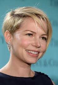 Short hair that has been cut with layers to contour the face is trending all over the world and after seeing this hairstyle, there is no questioning why. Short Hair One Side Hair Cut Girl Novocom Top