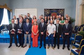 1,166 likes · 55 talking about this. De 2 3 Millones A 424 Euros Este Es El Patrimonio Que Declaran Los 29 Concejales De Alicante Alicanteplaza