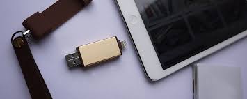 How To Use A Usb Drive With An Iphone Or Ipad Usb Drive Usb Thumb Drive