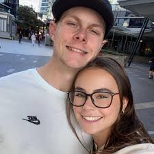 Why do sims in Sims 4 perform multiple actions at the same time?