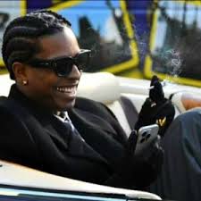 Russ sort le volume 2 de CHOMP avec Snoop Dogg, Westside Gunn, Jay  Electronica, Lloyd Banks et plus