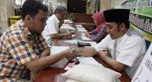 Setelah menyerahkan zakat fitrah, tata cara membayar zakat fitrah selanjutnya adalah dengan berdoa kepada allah swt, yaitu: Zakat Fitrah Dengan Uang Besaran Dan Cara Membayarnya