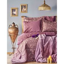 Evlilik hazırlığı yapanları ve yatak odasına değer verenleri mutlu etmeyi amaçlayan karaca home sevgiyle sunduğu çeyiz sandığım kampanyasındaki, yatak örtüsü&banyo aile seti 849.90 tl yerine 599.90 tl'den. Karaca Home Viviene Murdum 12 Parca Ceyiz Seti Karaca