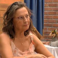 Una soltera no se corta y le cuenta a su cita de 'First Dates' que tiene  varios "amigos íntimos"