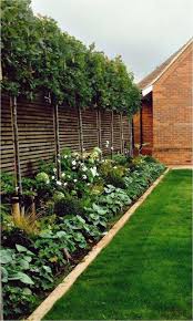 25 Pfiffige Und Stilvolle Garten Screening Ideen F Gartengestaltung Ideen Garten Landschaftsbau Hanglage In 2020 Gartengestaltung Gartengestaltung Ideen Garten