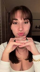 Abby Bloom's Instagram, Twitter & Facebook