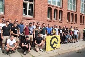 Die identitäre bewegung (ib) ist eine 2012 gegründete jugendorganisation, die gegen in halle (saale) gibt es mit dem flamberg seit 2017 das erste identitäre zentrum deutschlands. Gescheiterte Demo Bilder Vom Klaglichen Ib Sommerfest In Halle Belltower News