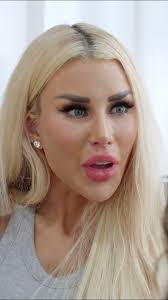 Vicki Hott's Instagram, Twitter & Facebook