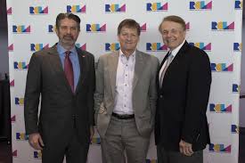 He has also been a contributing editor to vanity fair since 2009, writing mostly on business, finance, and economics. The Lucky Life Of Author Michael Lewis Sarasota Your Observer