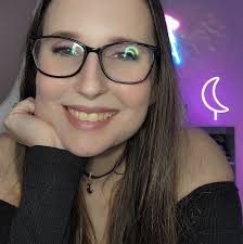 Long Island cardiology assistant Lori Hope Gilman-Smith says "Torah Breaks"  helped her to draw strength and calm and make it through each day at an  overburdened Covid-19 unit.