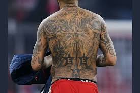 Pero su caso no ha sido el único. Welcher Fussballer Verbirgt Sich Hinter Diesem Tattoo
