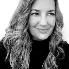 Jennifer Quint's Instagram, Twitter & Facebook