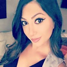 Sara Bazzi's Instagram, Twitter & Facebook