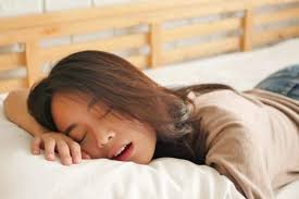 Benarkah Ngiler saat Tidur Cuma Terjadi Ketika Kita Lelah? : Okezone  Lifestyle