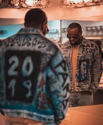 Epingle Par Lauryne Sur Maitre Gims Maitre Gims Maitre Gims Sans Lunettes Rappeur
