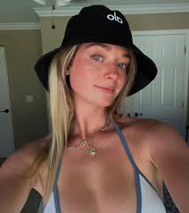 When your best friend has a lake house 💙🐟