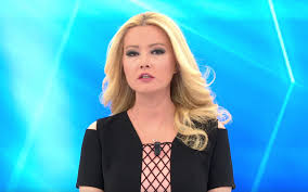 37 yıl sonra kızını bulan annenin sevinci. Muge Anli Sok Oldu Programina Katilan Kadin Intihar Girisiminde Bulundu