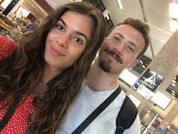 Hi everyone 🌞 We are two young professionals looking for a studio flat or  two single rooms to rent in a share flat better with registration 🤞🏼 I am  a MA student