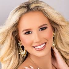 Natalie Lamm's Instagram, Twitter & Facebook