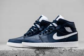 Nike Air Jordan 1 Mid Se Black Red White Air Jordan 1 Mid Obsidian White Eu Kicks Sneaker Magazine Sneakers Sneakers Fashion Sneaker Magazine
