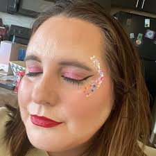 Share your girly cutesy iOS18 Apple home screens! I need inspo. Also