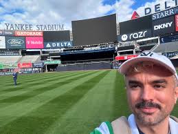 Had the amazing honor of rolling out the American flag before game 1 of the  ALCS at Yankee Stadium with my cousin (more like my older brother)  @justmcmanus. To cap it all